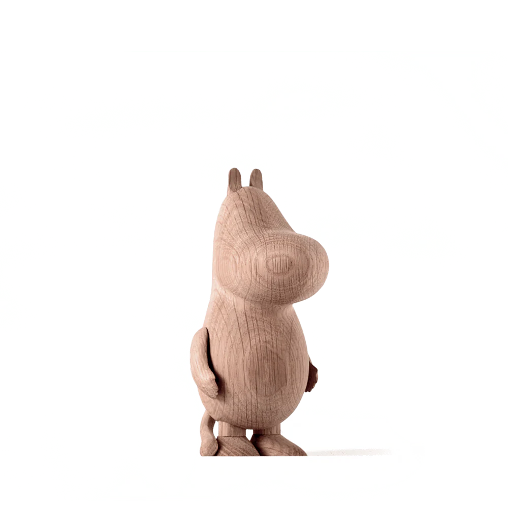 Moomin x Moomintroll eikefigur, stående med oppreiste ører og løftede poter