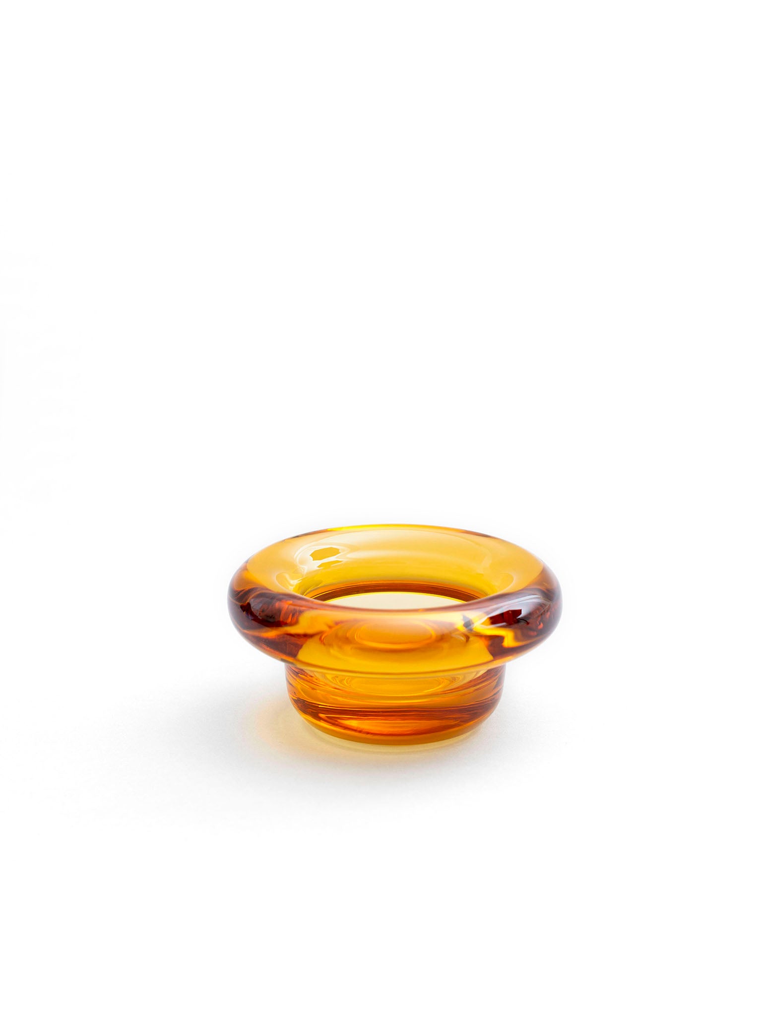 Gul glassskål med lav, rund kant