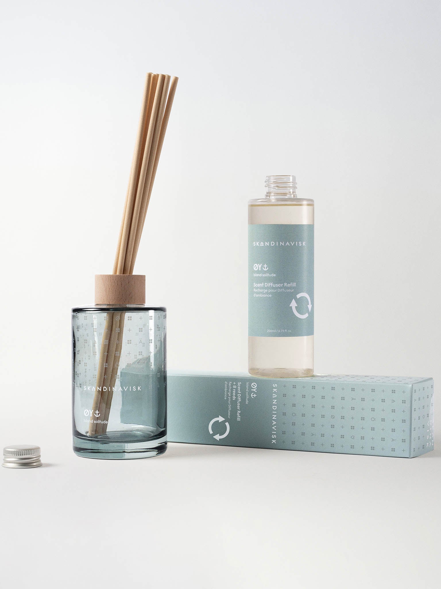 Duftdiffuser 200 ml med glassflaske og tre sivrør; refillflaske og eske.