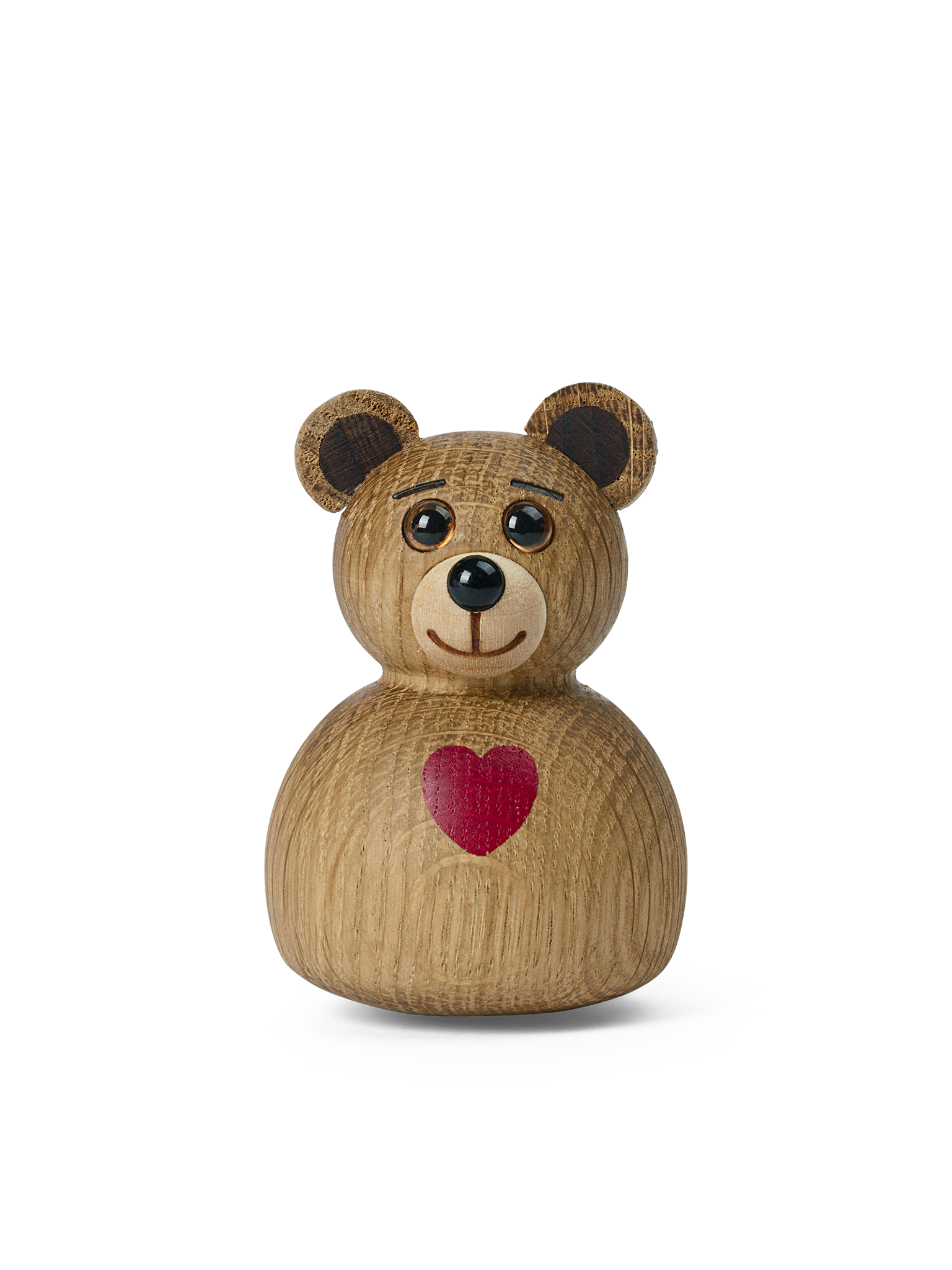 Mini bamsefigur i brunt trælook med rødt hjerte og runde øjne