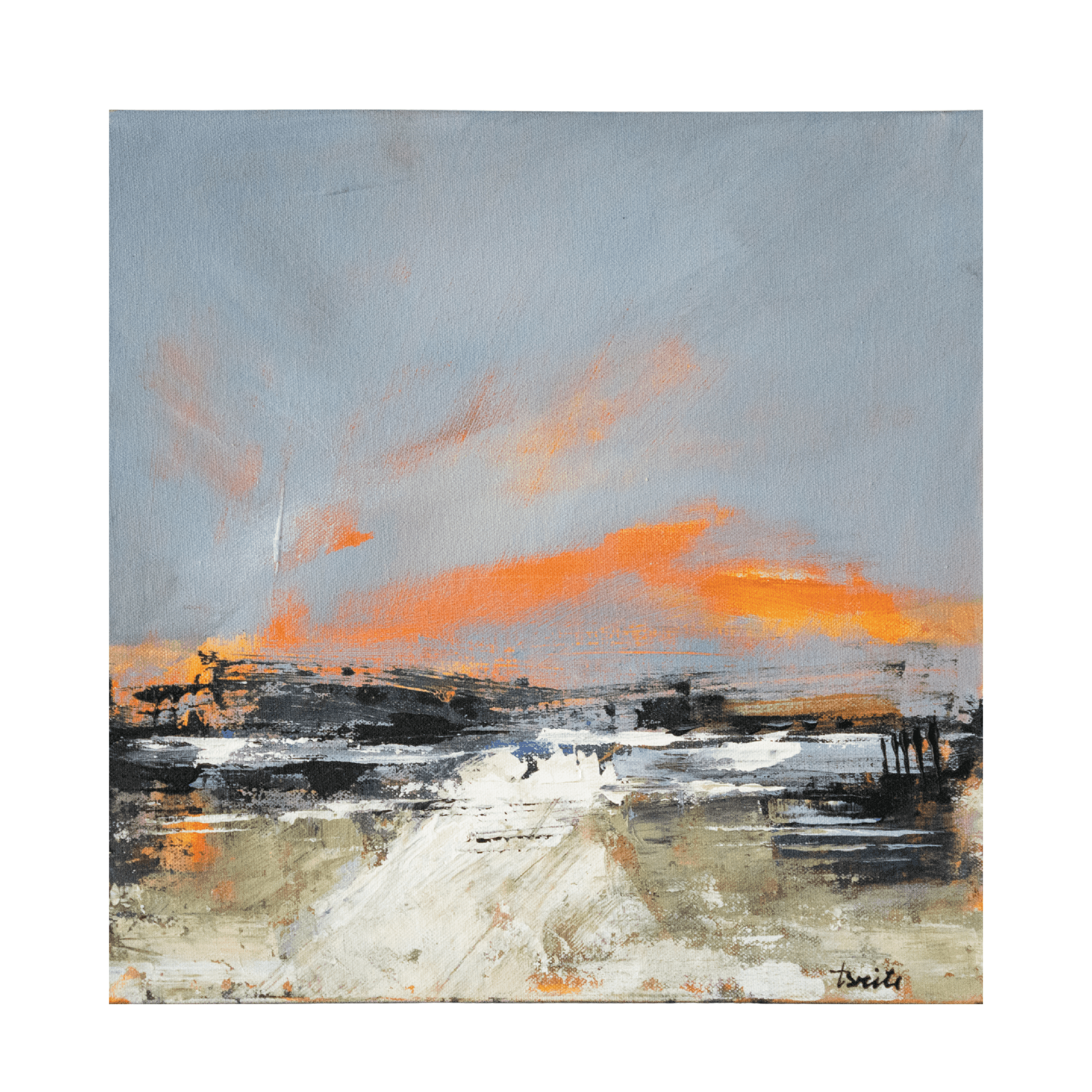 Abstrakt landskapskunst med himmel i blåtoner, oransje striper og mørk silhuett nederst.